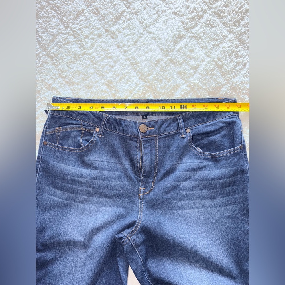 Stretch Capri Jeans - Picture 3 of 7